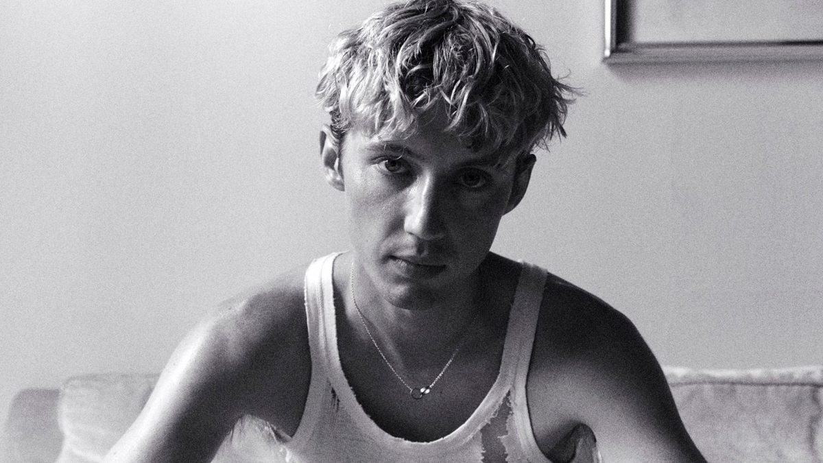 Letra e Tradução: “In My Room” – Troye Sivan ft. Guitarricadelafuente