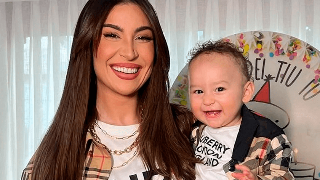 Bianca Andrade e o filho Cris sofrem acidente de carro