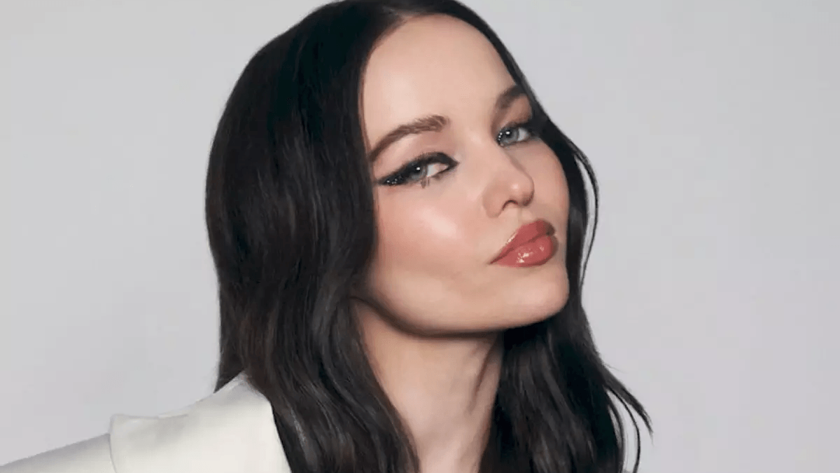 Dove Cameron revela motivo do cancelamento de show no Lollapalooza Brasil: “Simplesmente não está pronto”