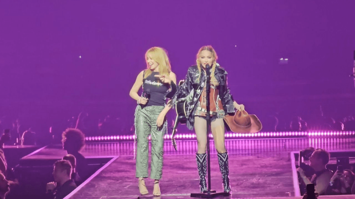 Madonna canta com Kylie Minogue em show da “The Celebration Tour”