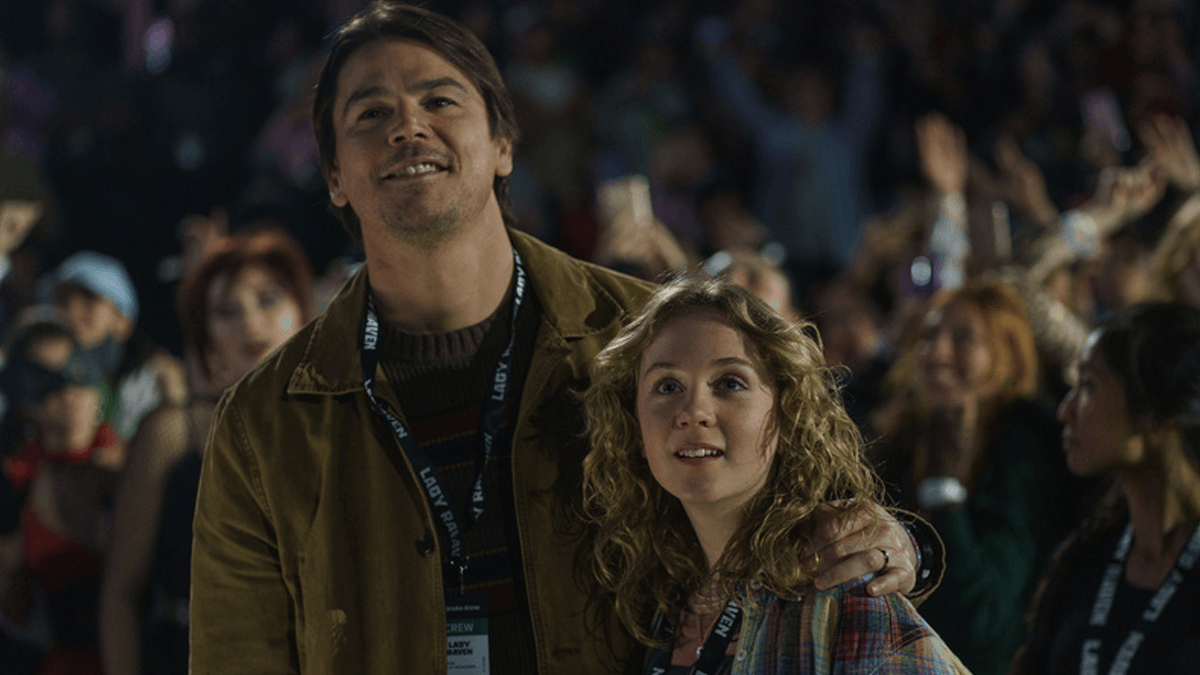M. Night Shyamalan, Josh Hartnett e Saleka vem ao Brasil para promover “Armadilha”