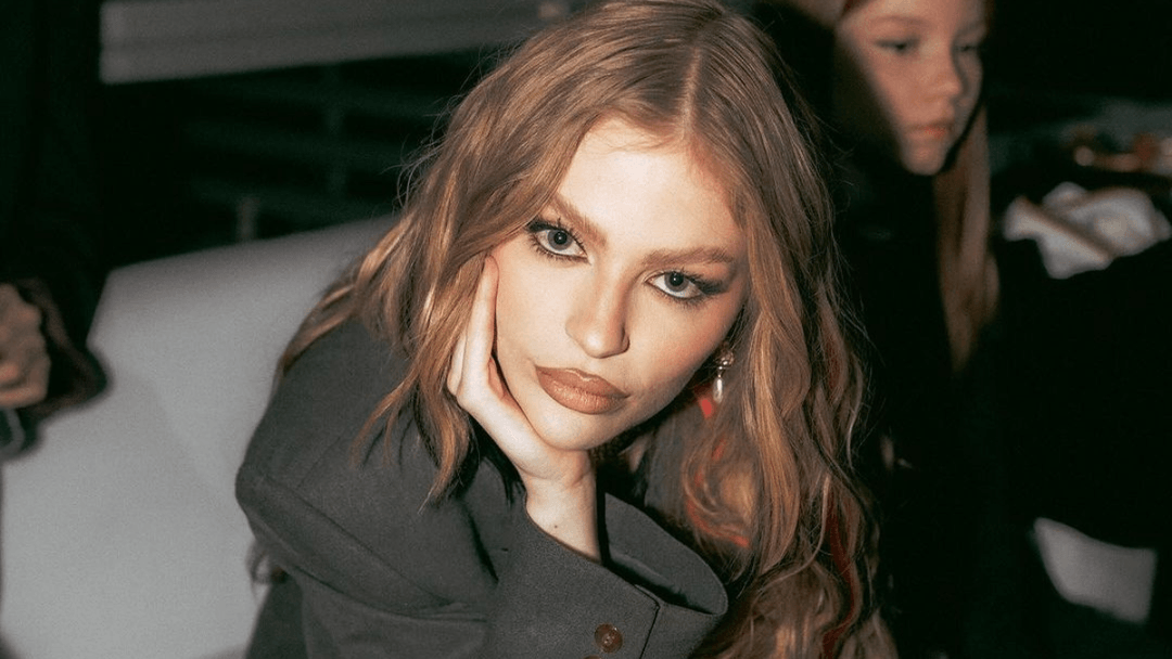 Luísa Sonza enterra versão antiga de si mesma no clipe de “Fruto do Tempo”; veja a letra da música