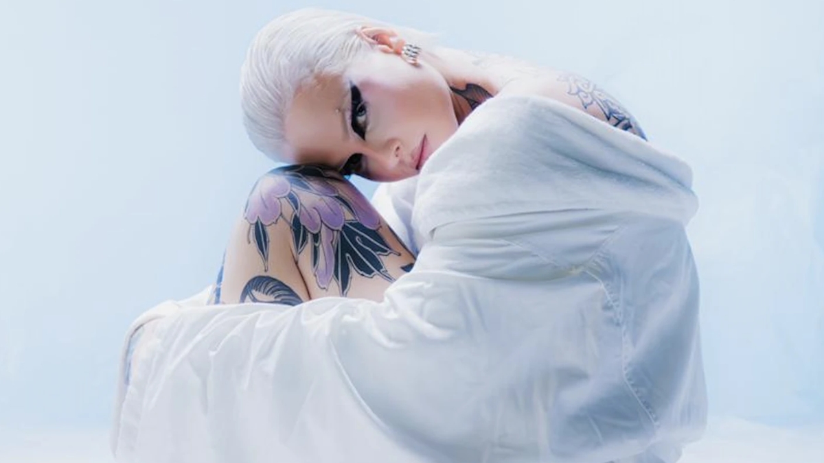 Bárbara Grando inicia nova fase na carreira com o EP “Vaso Alquímico”