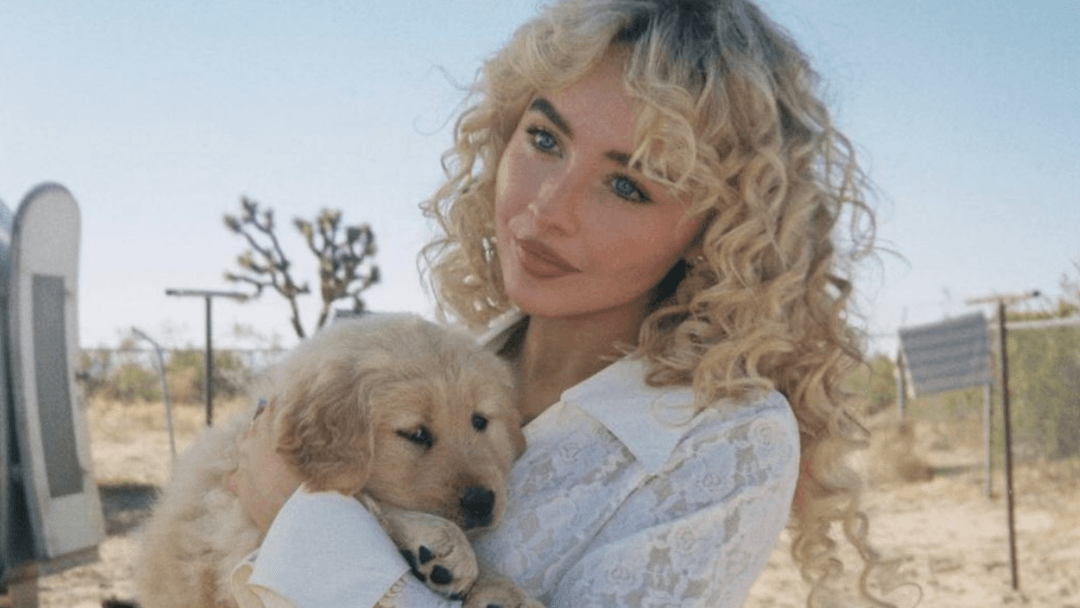 Sabrina Carpenter inicia nova era com o single “Manchild”