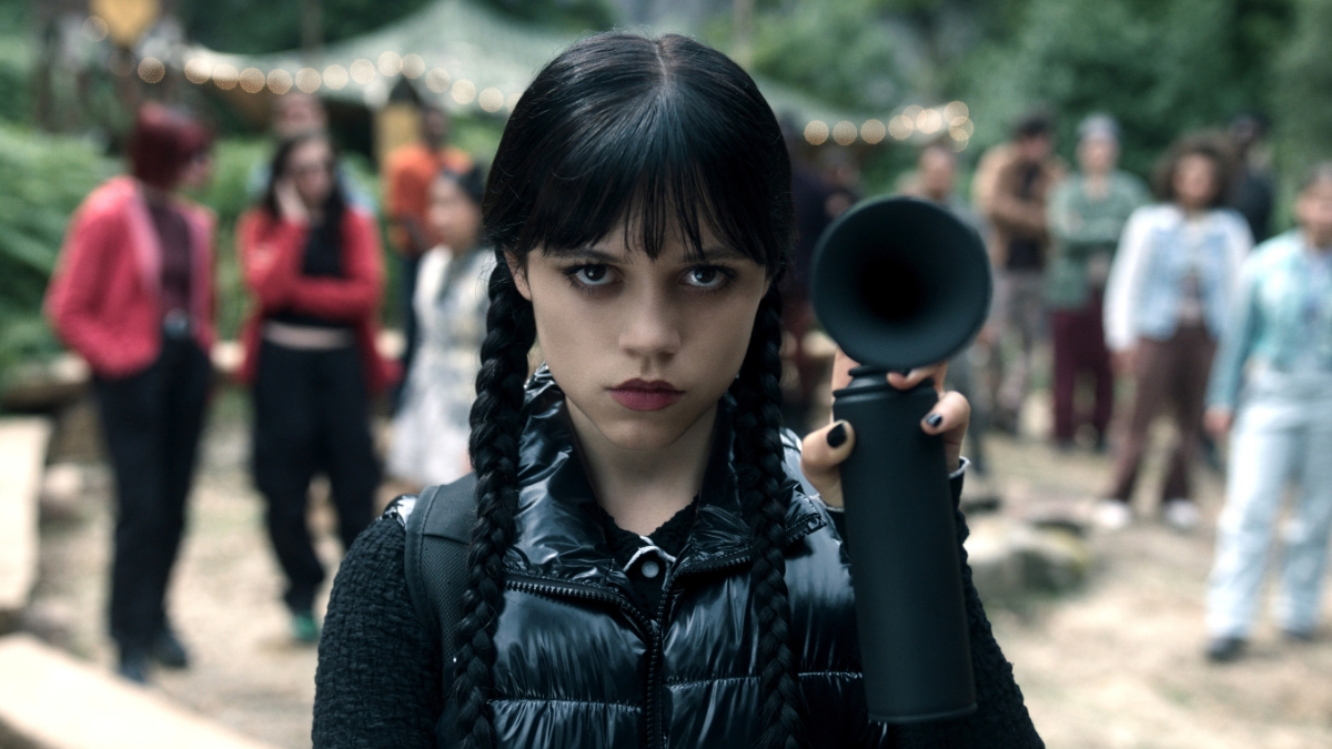 “Wandinha” enfrenta perigos no novo trailer eletrizante da 2ª temporada