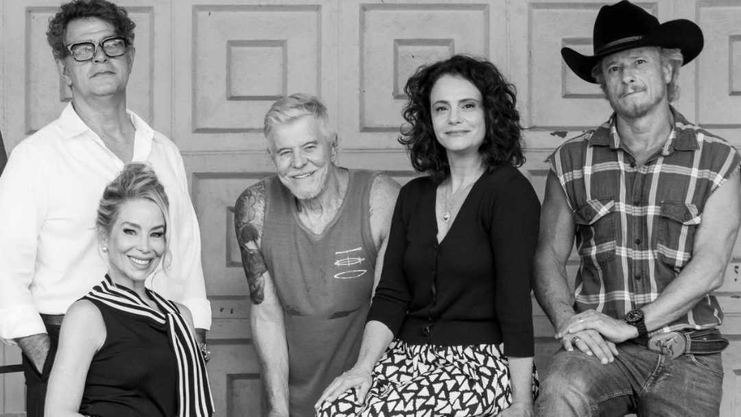 O2 Play estreia na CCXP25 com homenagem a Miguel Falabella e destaque para o filme “Querido Mundo”