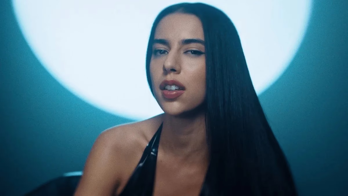 Marina Sena hipnotiza público do Universo Spanta com show repleto de hits