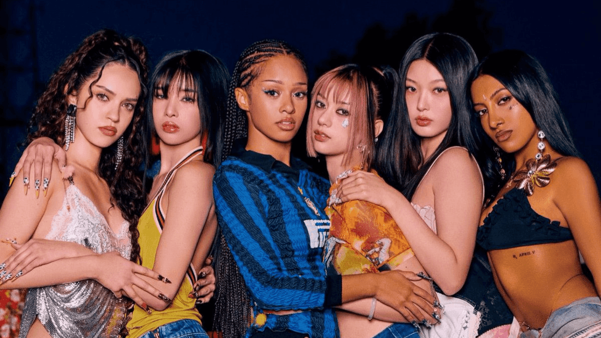KATSEYE lança novo single “PINKY UP” na véspera de sua estreia no Coachella