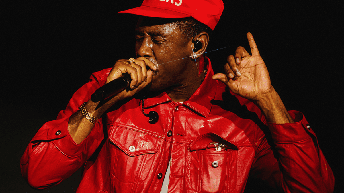 Tyler, The Creator encerra o Lollapalooza Brasil 2026 com espetáculo intenso e explosivo
