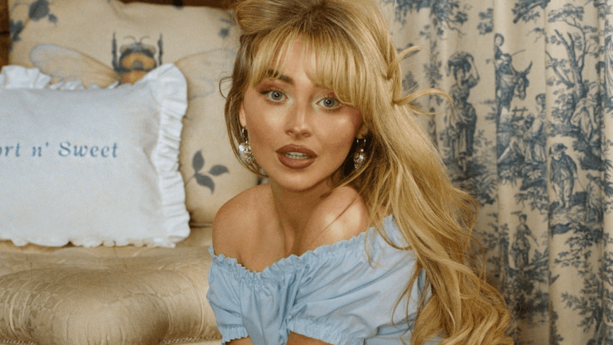 Sabrina Carpenter lança o disco “Short n’ Sweet”