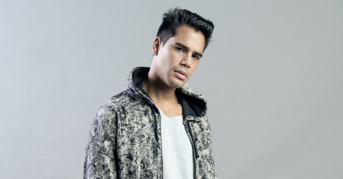 Entrevista | Micael Borges leva show intimista e de muito bom gosto ao Mix Ao Vivo