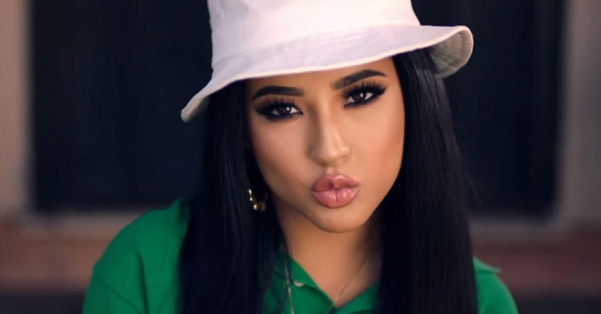 Becky G lança “Green Light Go” seu novo clipe