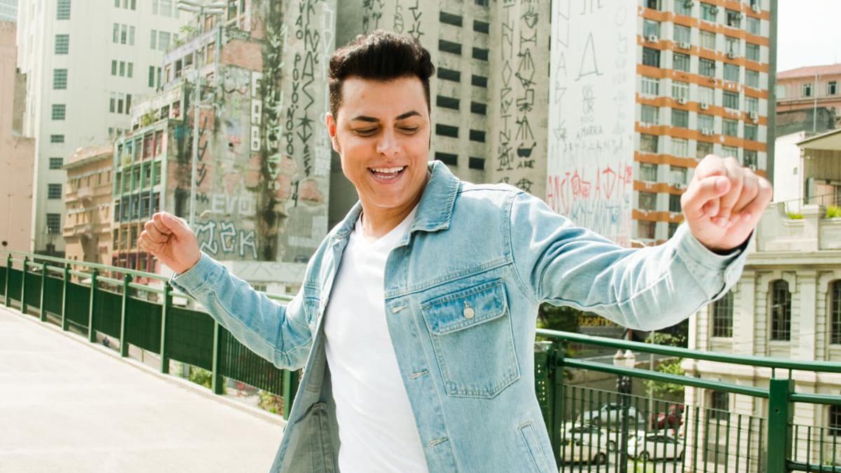 Entrevista | Rodrigo Teaser fala sobre novo single “Não Pode Acabar” e expectativas para o show “Tributo ao Rei do Pop” no Espaço das Américas