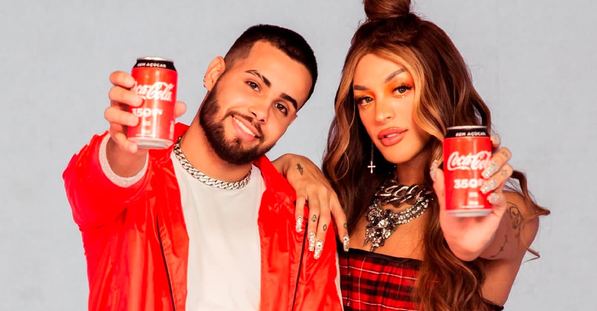 Pabllo Vittar e Jerry Smith lançam “Clima Quente” em campanha da Coca-Cola