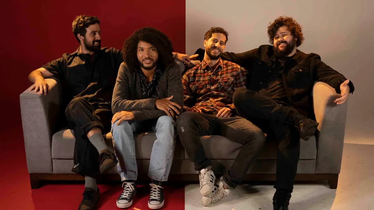 Entrevista | Zimbra lança disco “Sala Dois” e comenta sobre retorno aos palcos: “Momento muito especial”