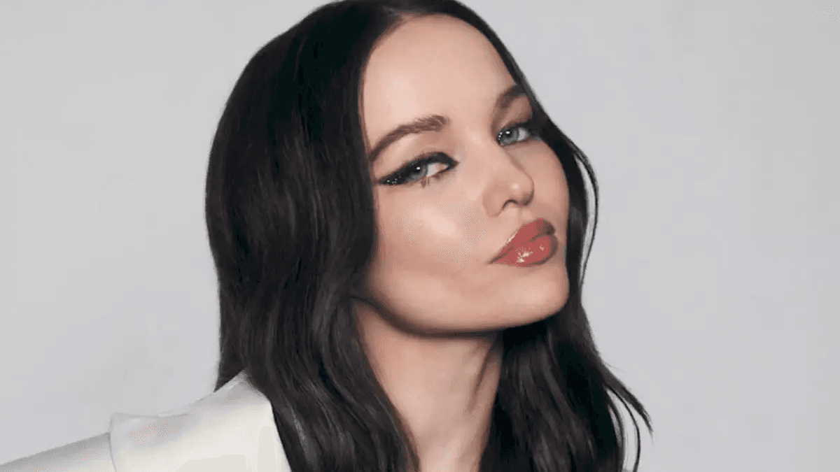 Dove Cameron revela motivo do cancelamento de show no Lollapalooza Brasil: “Simplesmente não está pronto”