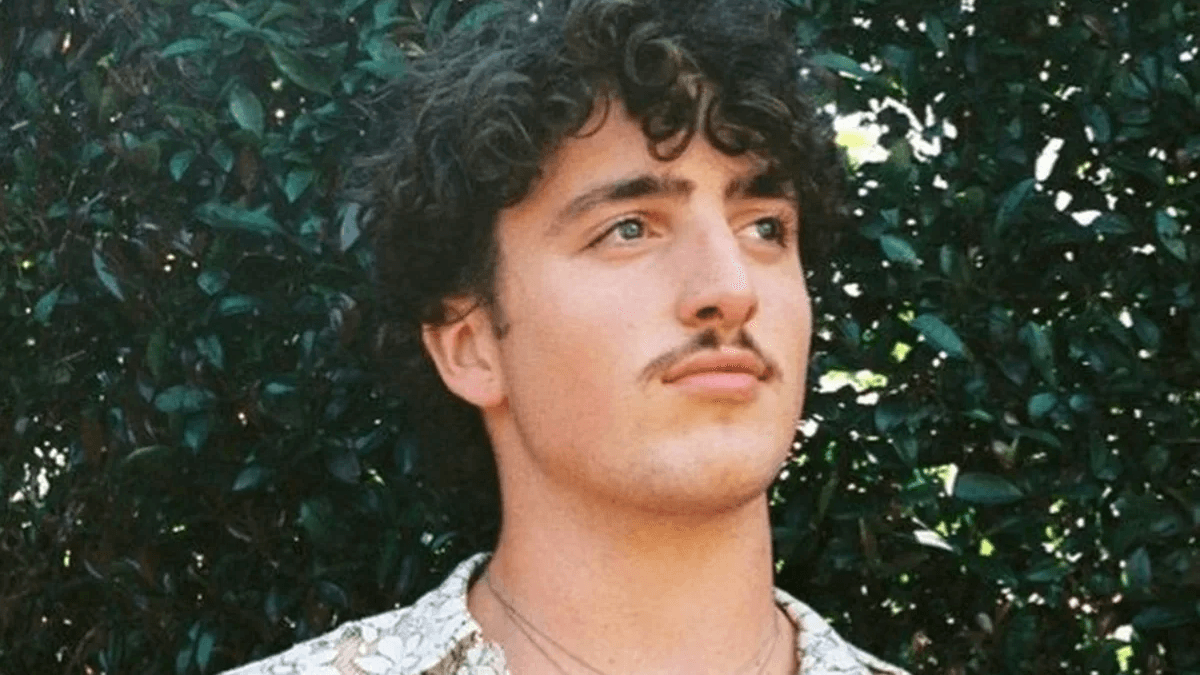 Benson Boone lança “Sorry I’m Here For Someone Else” e se prepara para apresentação no Lollapalooza Brasil