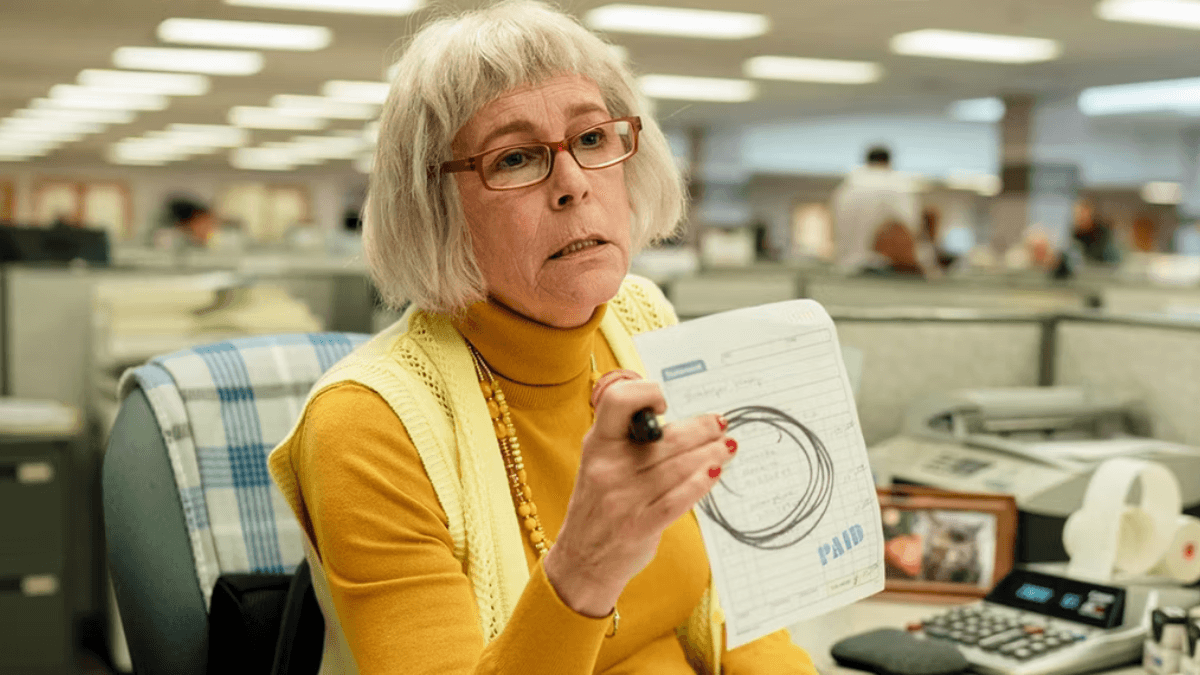 Jamie Lee Curtis se desculpa por criticar Marvel e Ryan Reynolds brinca com a situação