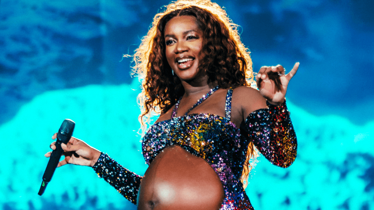 Iza lança “Cry Me A River” para trilha sonora de “Garota do Momento”