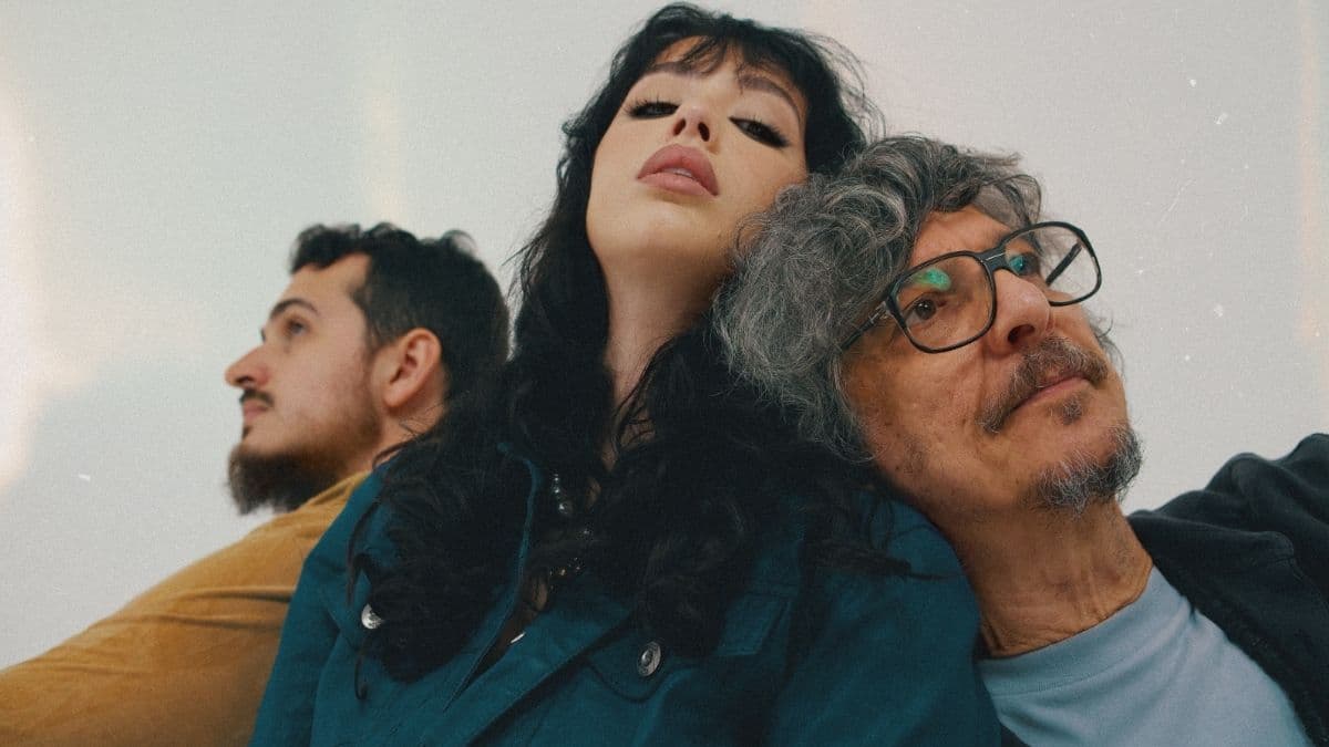 Escarcéu une samba e MPB em novo single duplo com participação de Pedro Luís