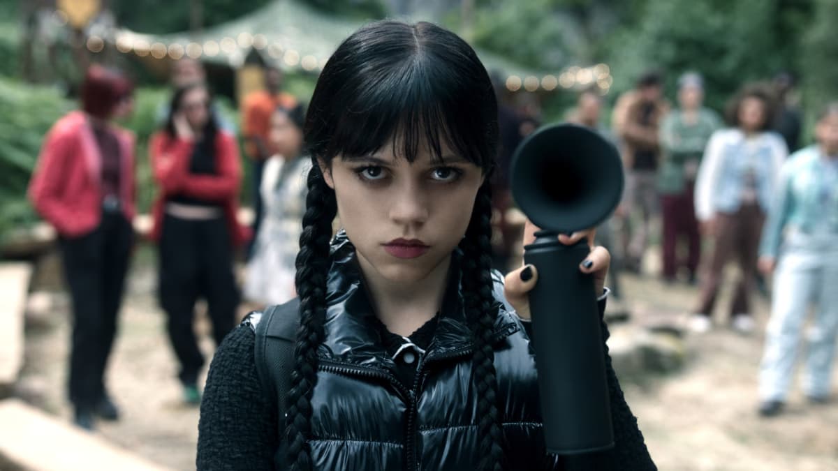 “Wandinha” enfrenta perigos no novo trailer eletrizante da 2ª temporada
