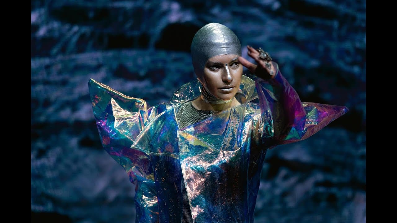 Laura Pausini - Il primo passo sulla luna (Official Video)