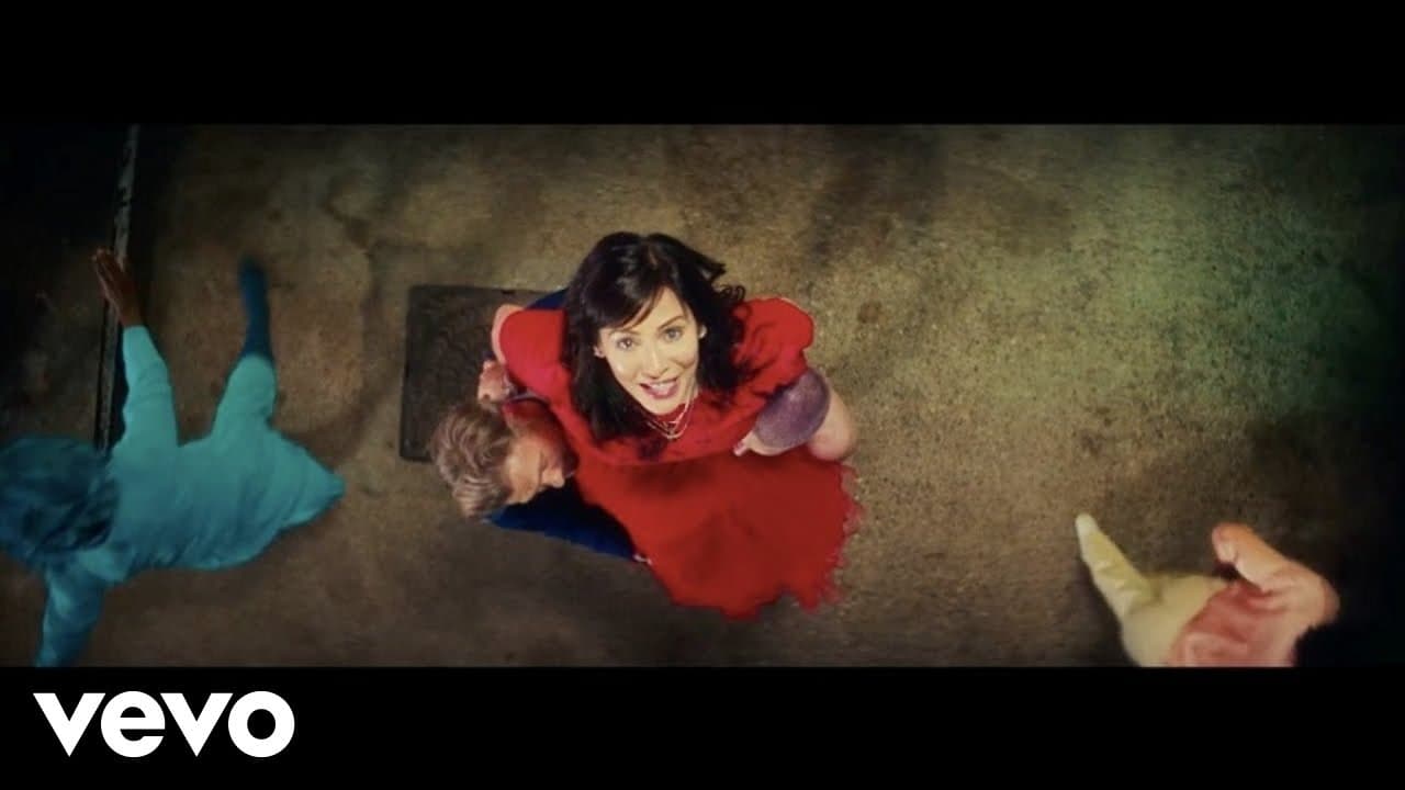 Natalie Imbruglia - Build It Better (Official Video)