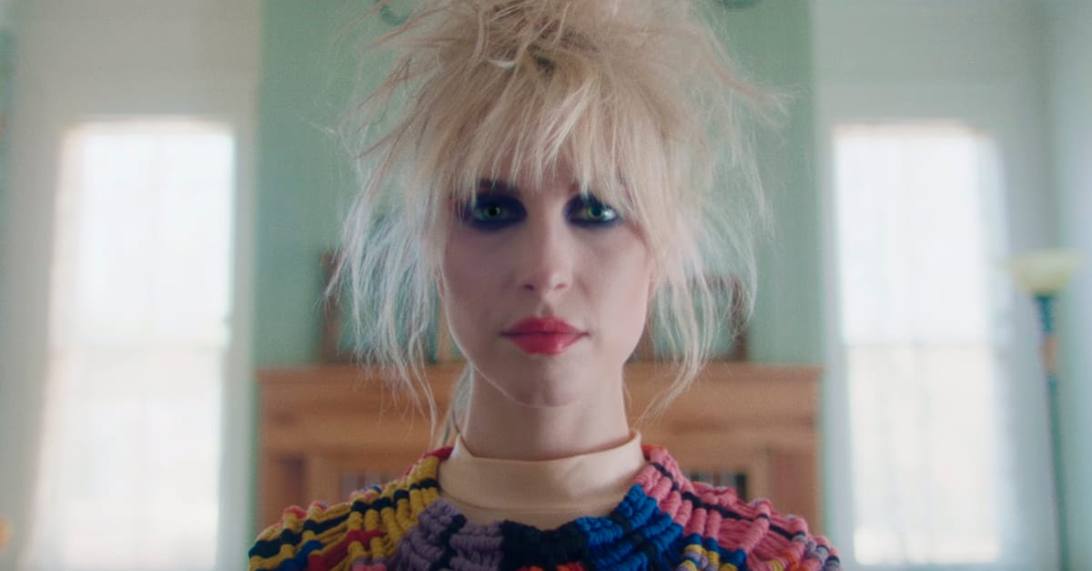 Hayley Williams lança “Cinnamon” e disponibiliza primeira parte de disco nas plataformas digitais