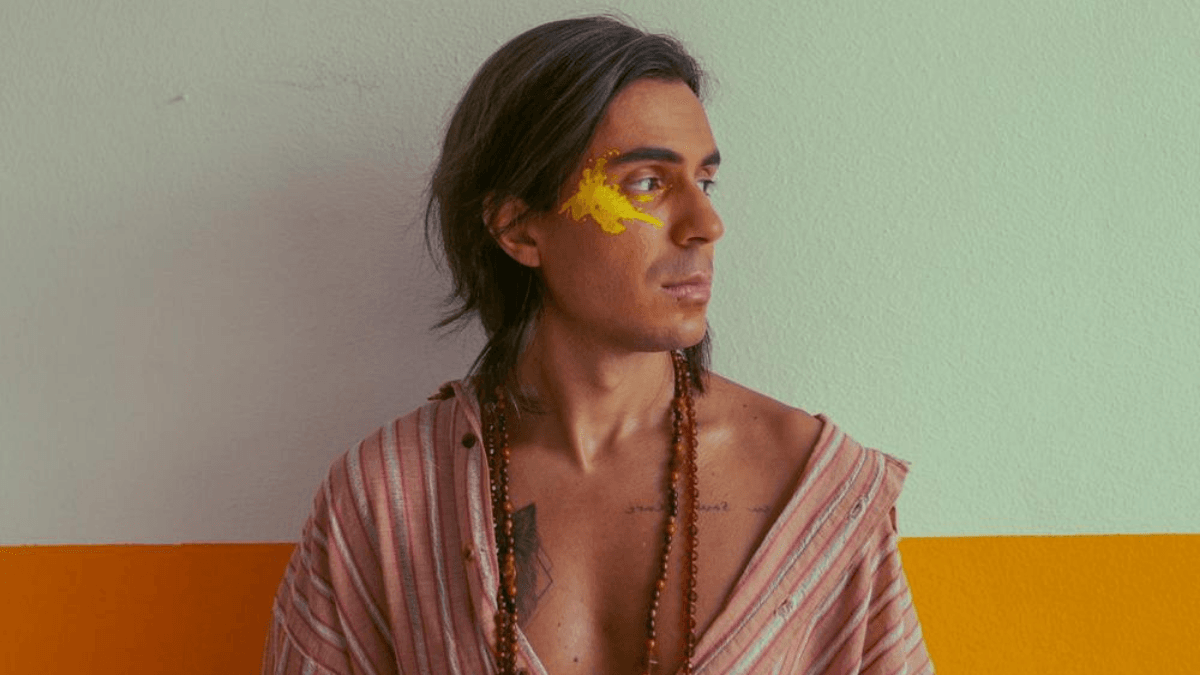 “Carnaval de Sofá”: Pe Lu anuncia data de lançamento de seu EP carnavalesco; confira