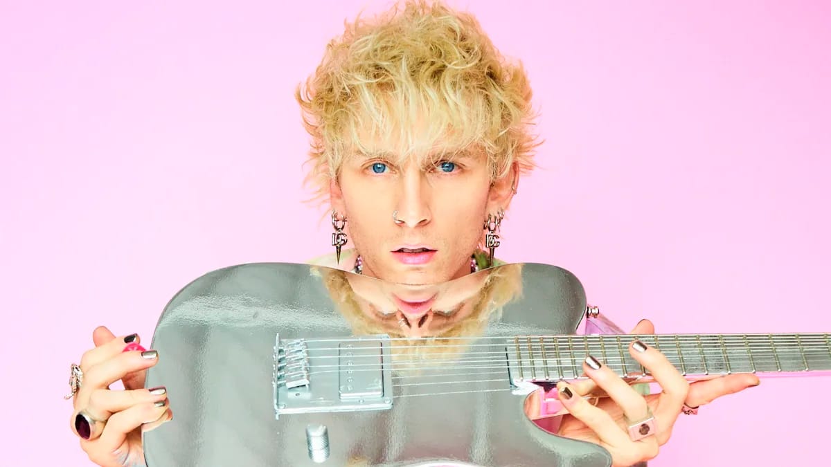 Machine Gun Kelly lança “mainstream sellout”, o sexto disco da carreira; ouça!