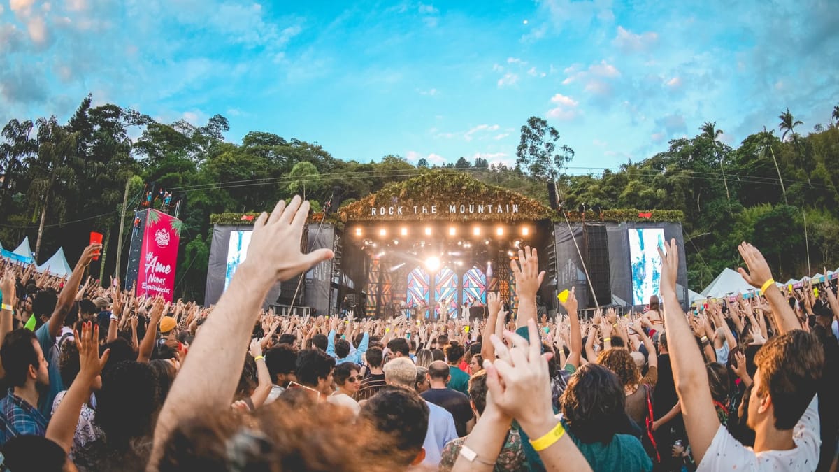 Redley apresenta Casa do Rock e loja oficial no Rock the Mountain