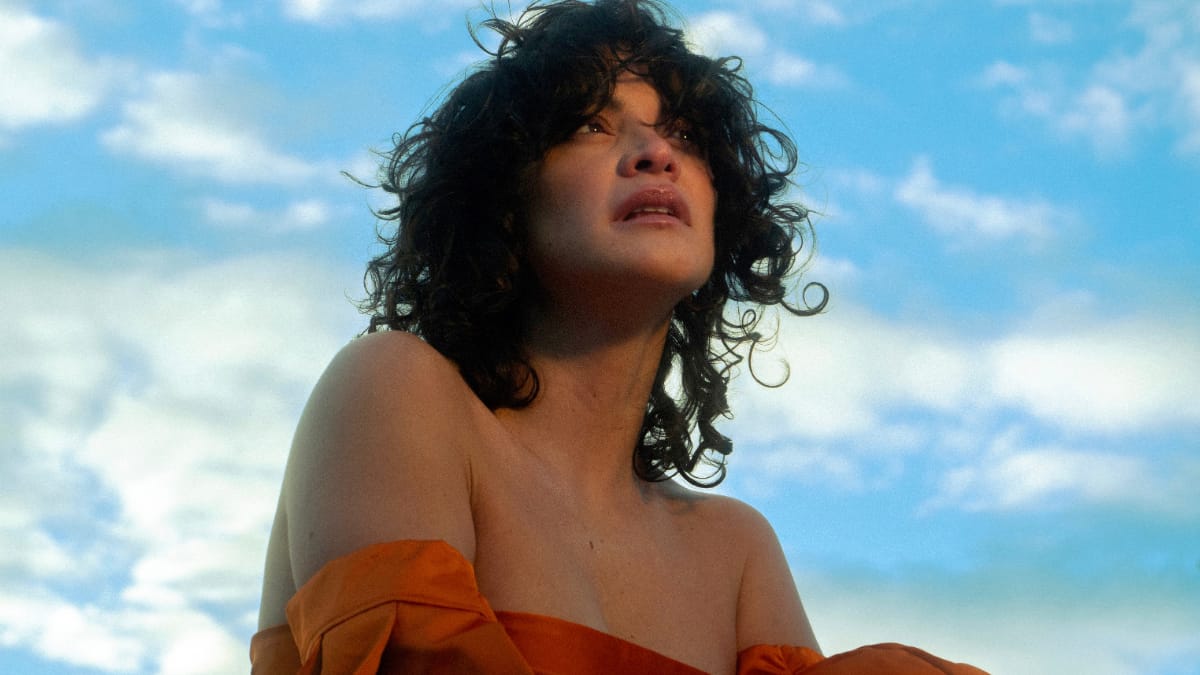 Gabriella Lima reforça conexão com a MPB no solar e bilíngue “Sabor Solaire”