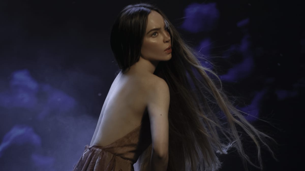 Belinda lança “Indómita” e marca retorno poderoso à música após mais de uma década