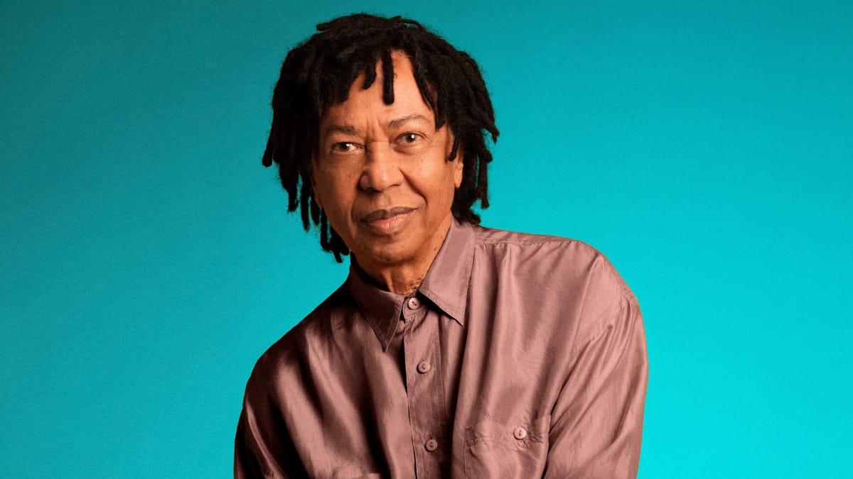 Djavan celebra 50 anos de carreira com turnê nacional “Djavanear 50 anos. Só Sucessos”