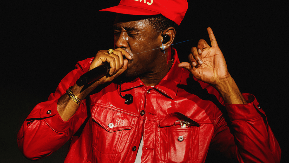 Tyler, The Creator encerra o Lollapalooza Brasil 2026 com espetáculo intenso e explosivo