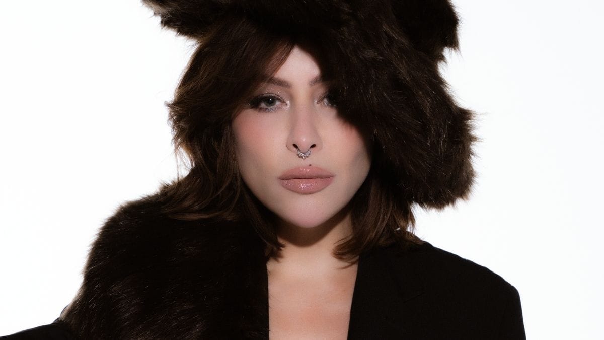Pitty lança sexto álbum de inéditas e explora novas sonoridades sem abrir mão do rock