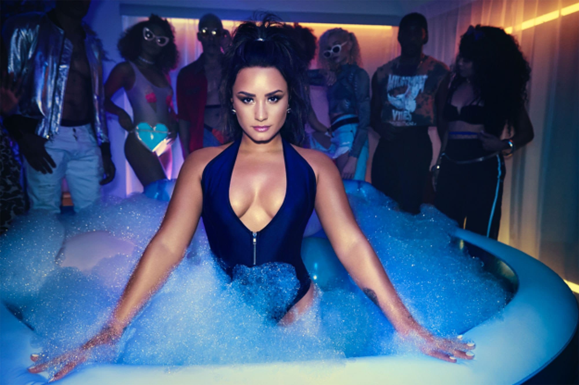 Demi Lovato lança o clipe de “Sorry Not Sorry”