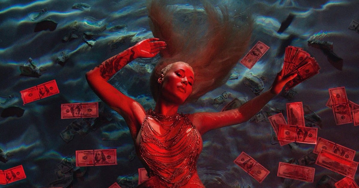 Iggy Azalea lança o clipe de sua nova música; assista “KREAM”