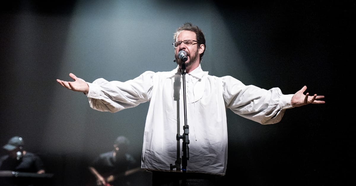 CRÍTICA | Homenagem a Renato Russo empolga público do Imperator