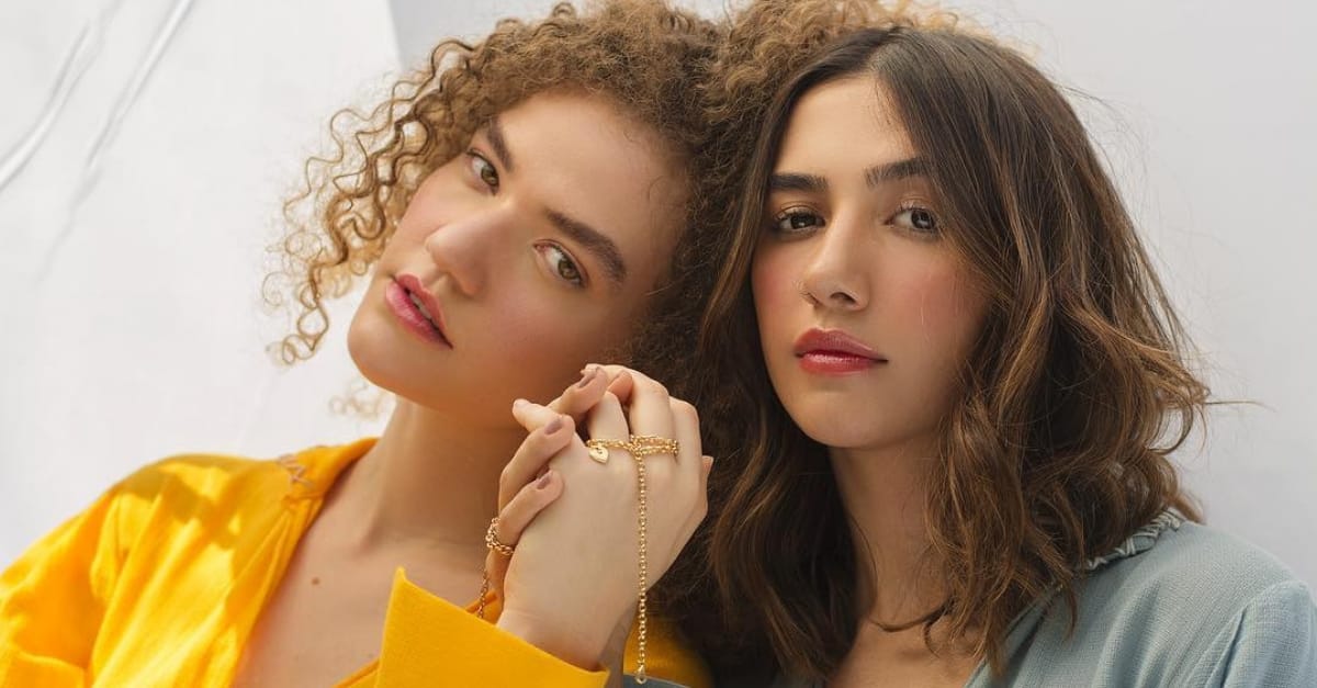Em show histórico, ANAVITÓRIA recebe certificados de ouro, diamante e platina