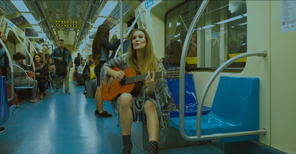 Carolina Frozza lança “Amor Imperfeito” acompanhado de videoclipe; vem conferir!