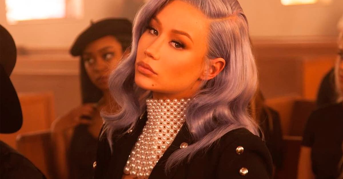 Romagaga diz que Iggy Azalea deve estar arrependida após sucesso de “Me Gusta” e rapper responde: “Fico muito feliz”
