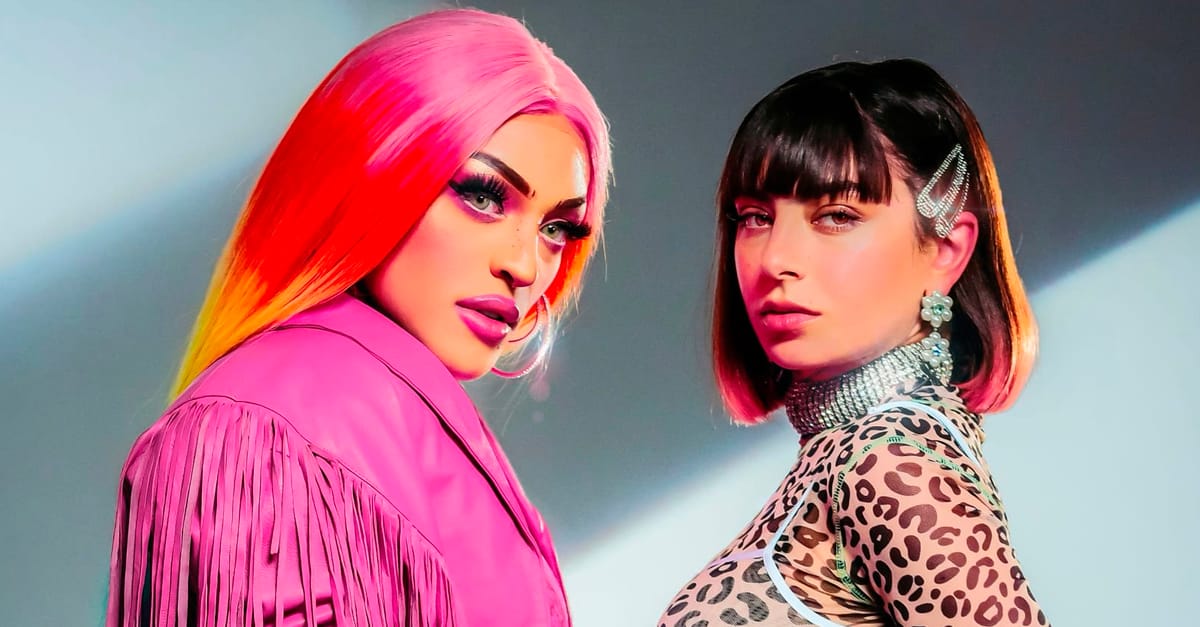 Pabllo Vittar e Charli XCX lançam clipe de “Flash Pose”; vem assistir!