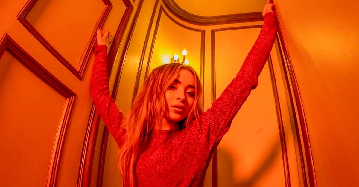 “Singular Act II” | Sabrina Carpenter lança “I’m Fakin”