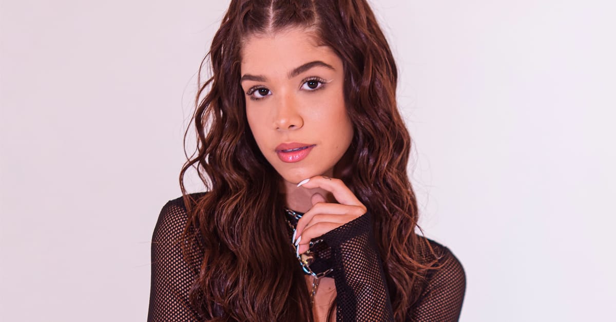 Tília Fialho lança primeiro single da carreira; ouça “No Meu Talento”!