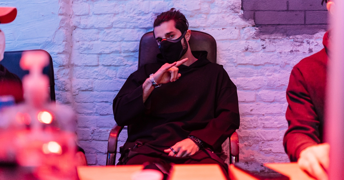 “ALIVE” | Alok divulga preparativos para especial de final de ano