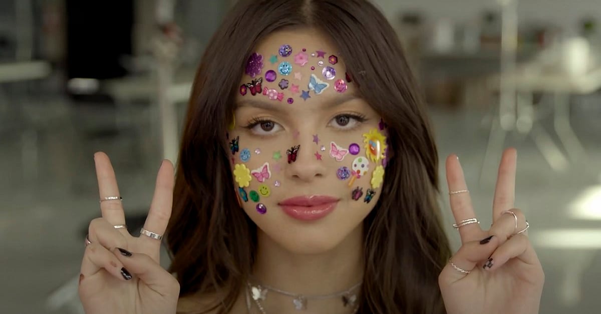 “SOUR”: disco de estreia de Olivia Rodrigo é aclamado pela crítica especializada; confira!