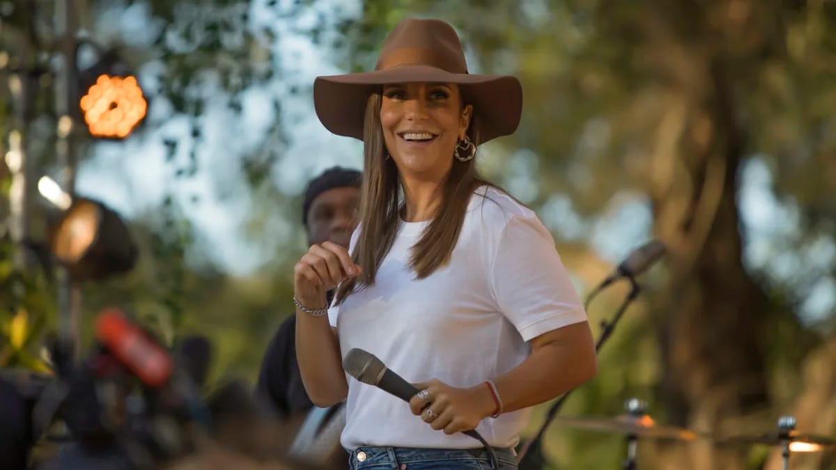 Lançamentos da Semana: Ivete Sangalo, Poesia Acústica, Florence, Natti Natasha, Rosalía e mais!