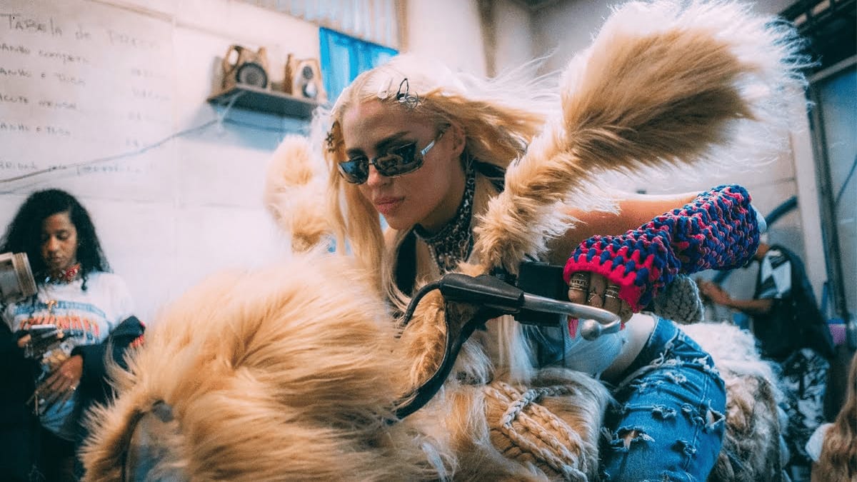 Luísa Sonza lança visualizer de “Cachorrinhas” com cenas exclusivas do videoclipe; assista!