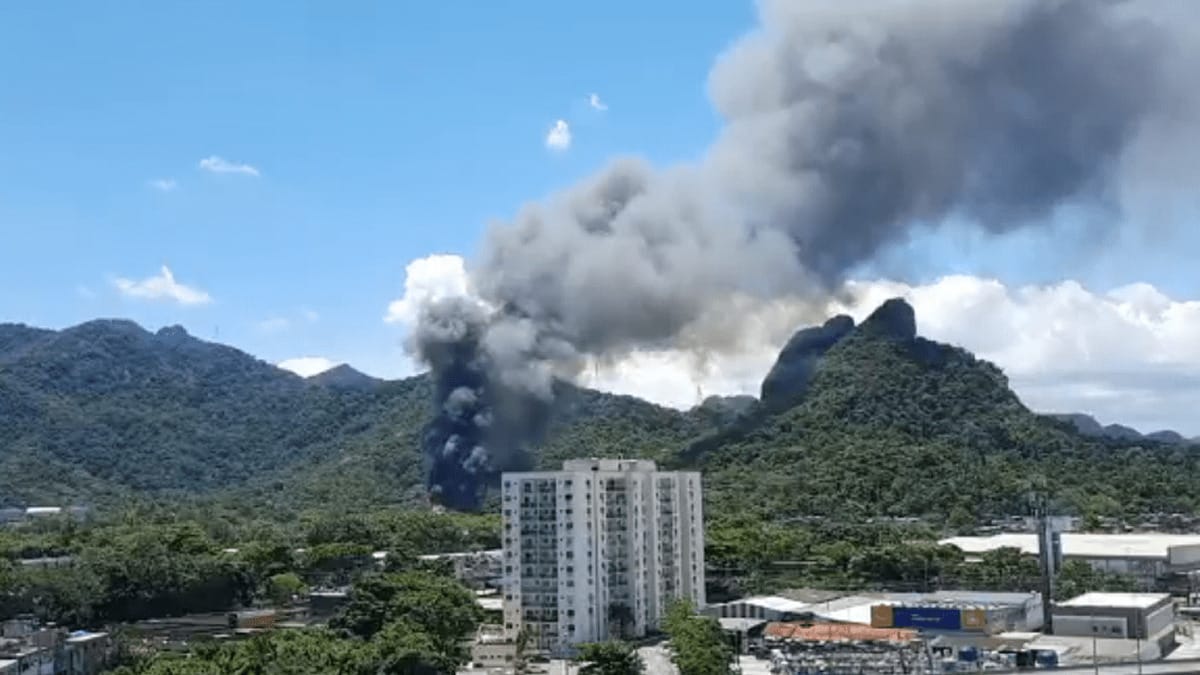Incêndio destrói parte de cenário da novela “Todas as Flores” no Estúdios Globo